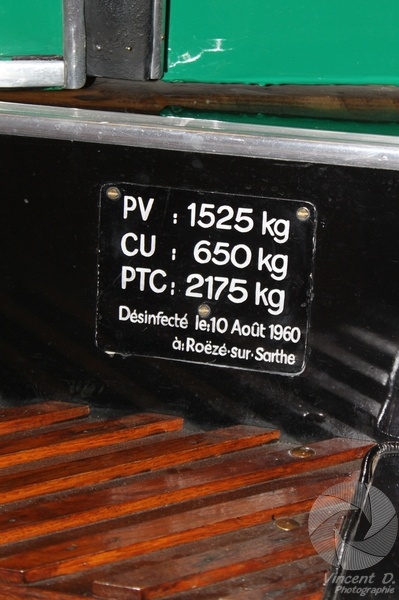 Véhicule de 1927, ce modèle appartient à la collection de Jacques Sabard. Il permit à de nombreuses personnes de franchir la ligne de démarcation pendant la dernière guerre mondiale.
Canon_EOS_500D-3014.jpg