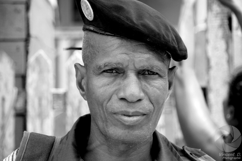 Gendarme, avec son aimable autorisation. Mcar_2014_11_2506.jpg