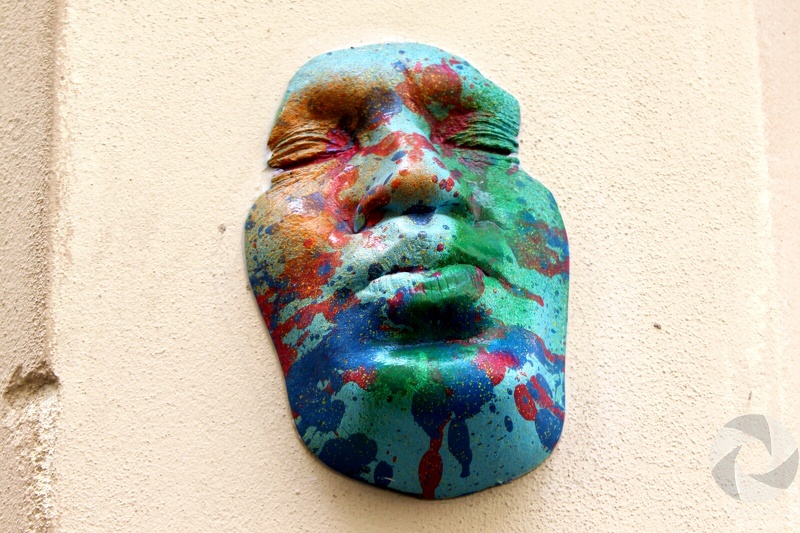Un des visages de Gregos que l'on retrouve assez souvent dans Paris et surtout à Montmartre.
Balade_2011_04_3820.jpg