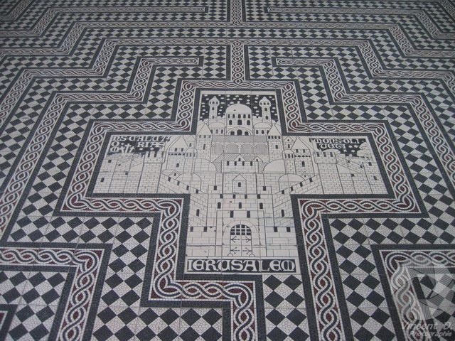 Labyrinthe de l'église de Maastricht (pour ceux qui n'avaient pas les moyens de faire un pèlerinage). IMG_5771.jpg