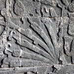 Bas-relief (plumes ?)